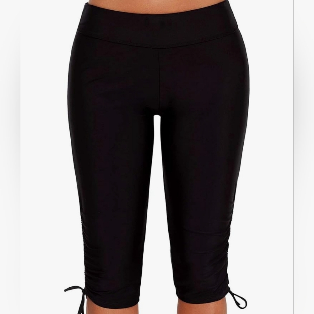 Plus Size Women's Black Swim Capris